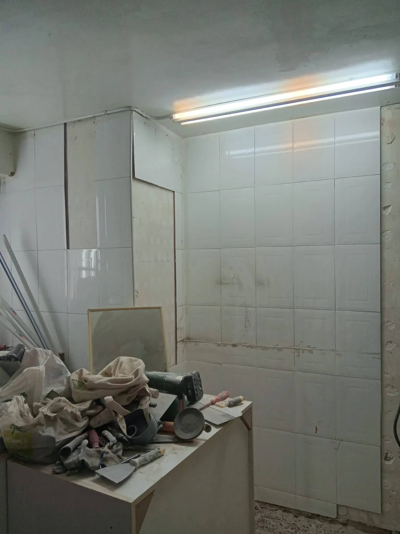 Estado anterior de la parte de la farmacia transformada en apartaestudio, imagen 6