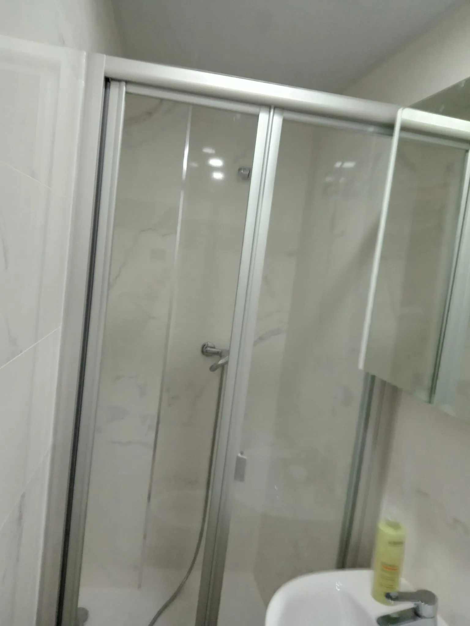 Resultado de la transformación de una parte de una farmacia en apartaestudio, imagen 2