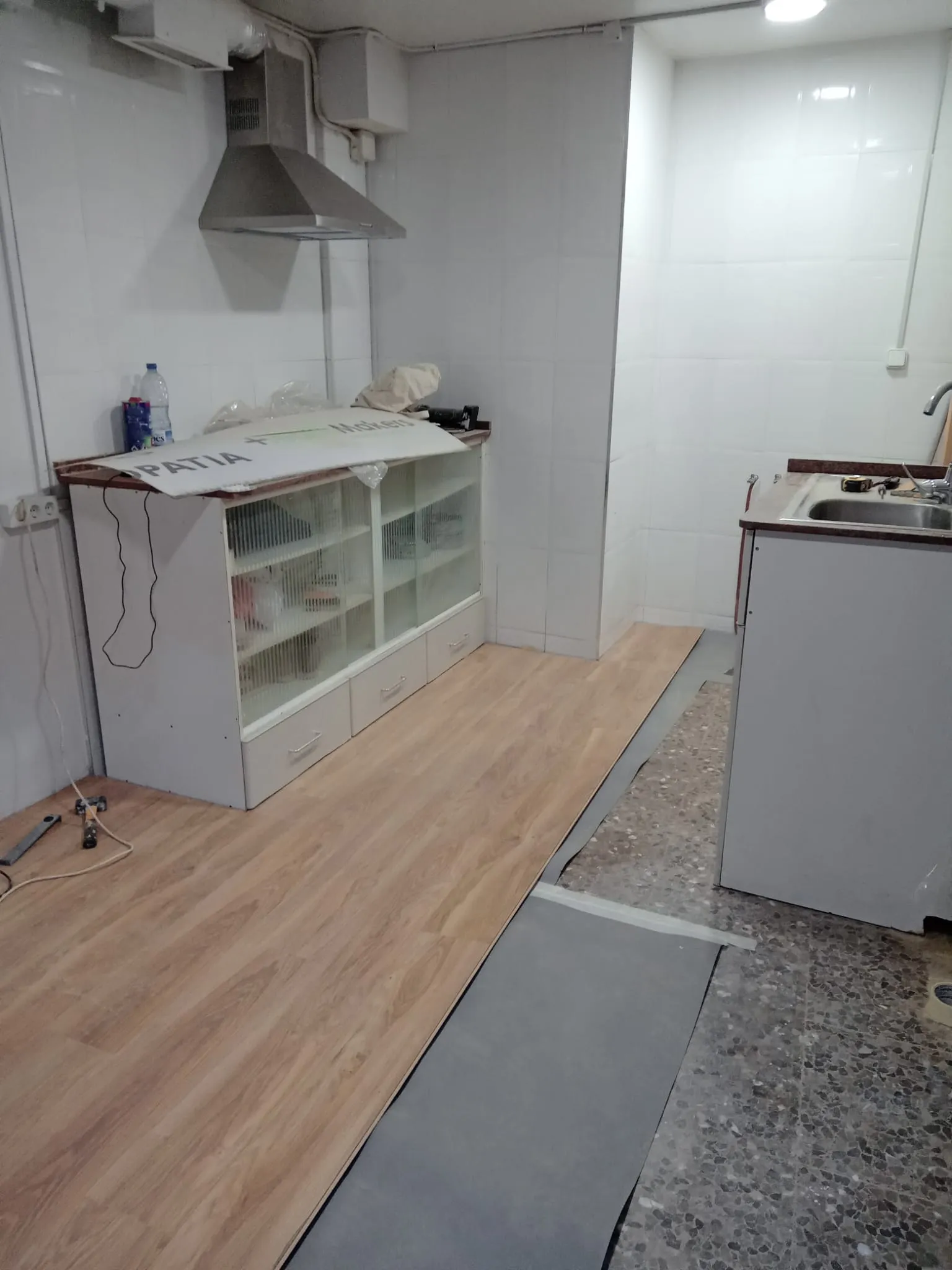Resultado de la transformación de una parte de una farmacia en apartaestudio, imagen 8