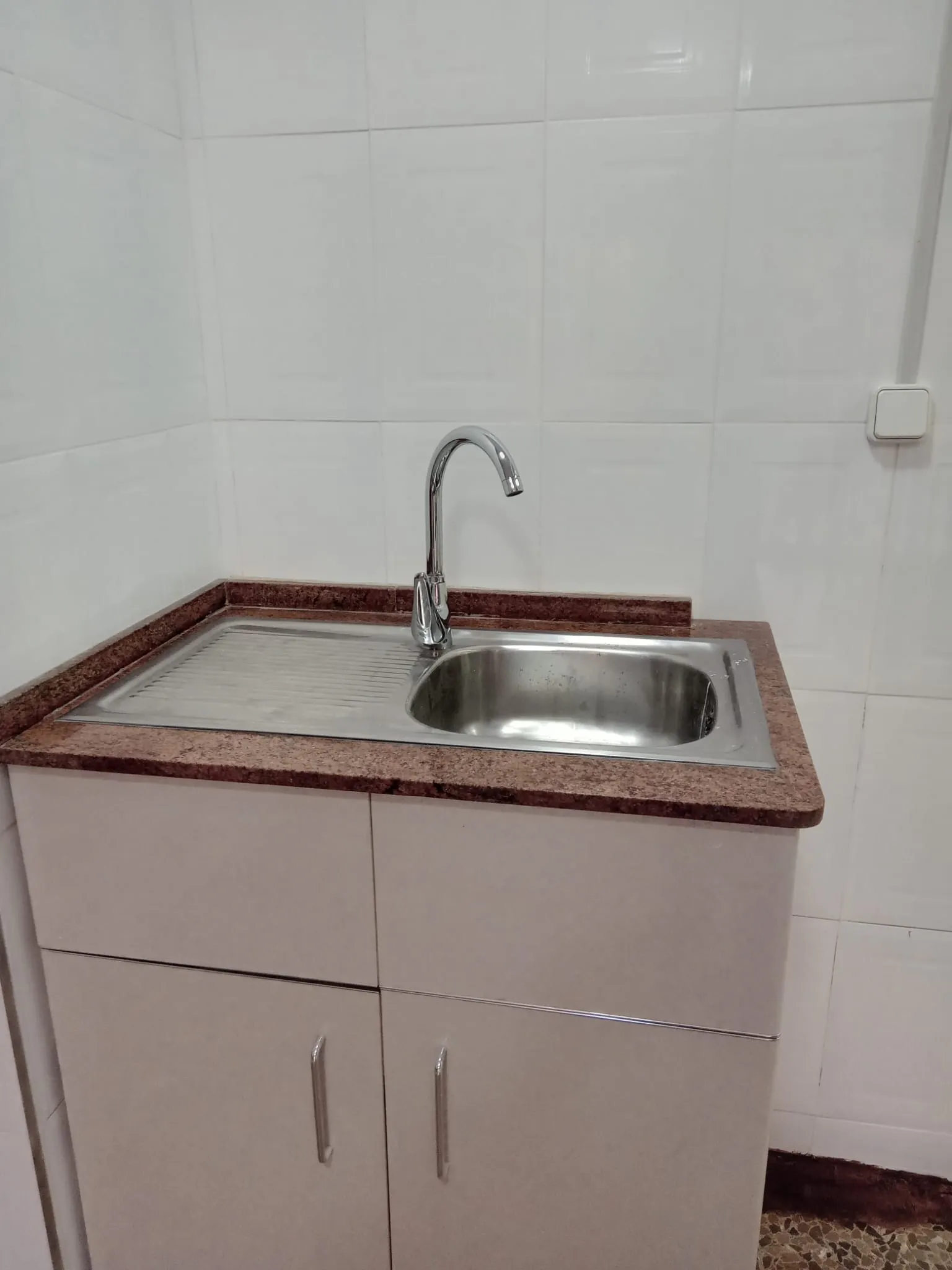 Parte de una antigua farmacia transformada en apartaestudio