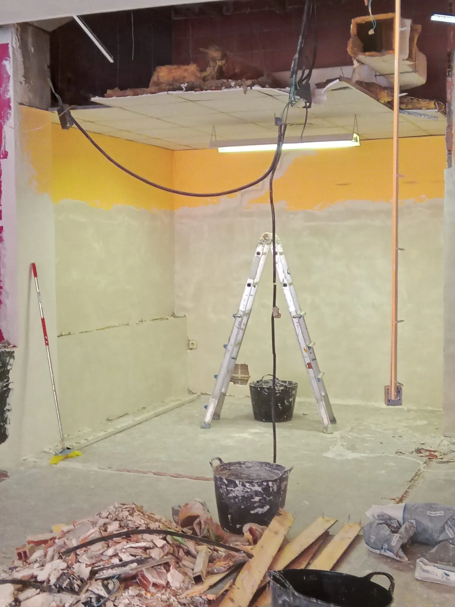 Proceso de adecuación de un local de 140 m² para aulas, imagen 6
