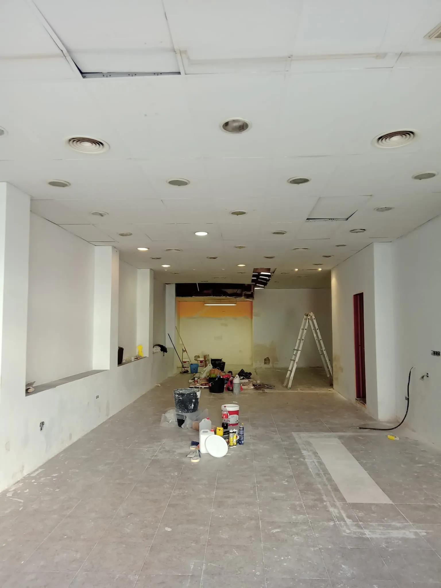 Proceso de adecuación de un local de 140 m² para aulas, imagen 7