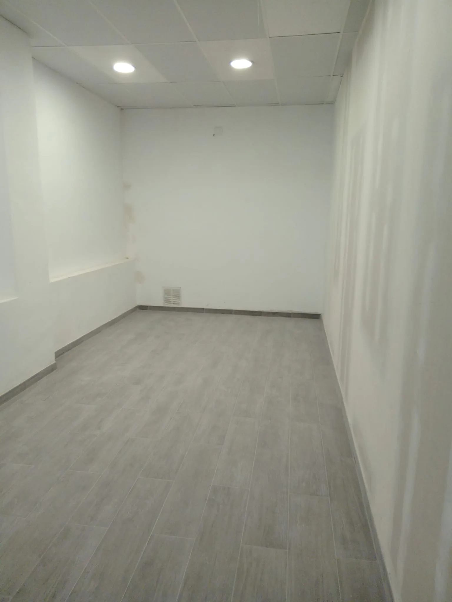 Proceso de adecuación de un local de 140 m² para aulas, imagen 12