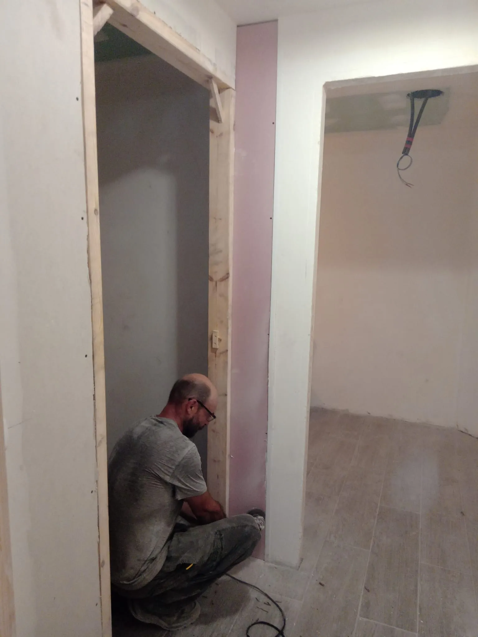 Proceso de adecuación de un local de 140 m² para aulas, imagen 16