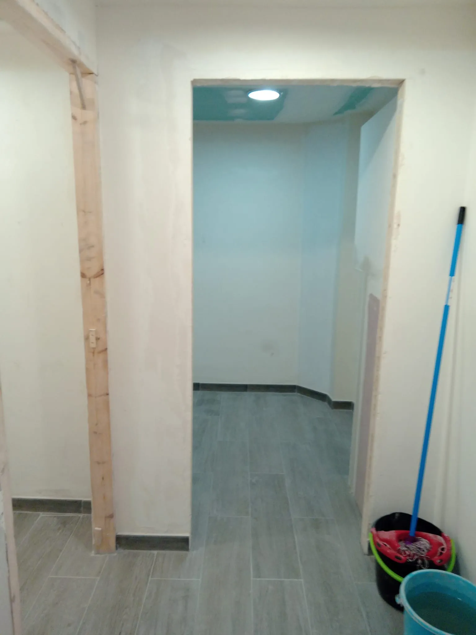 Proceso de adecuación de un local de 140 m² para aulas, imagen 21