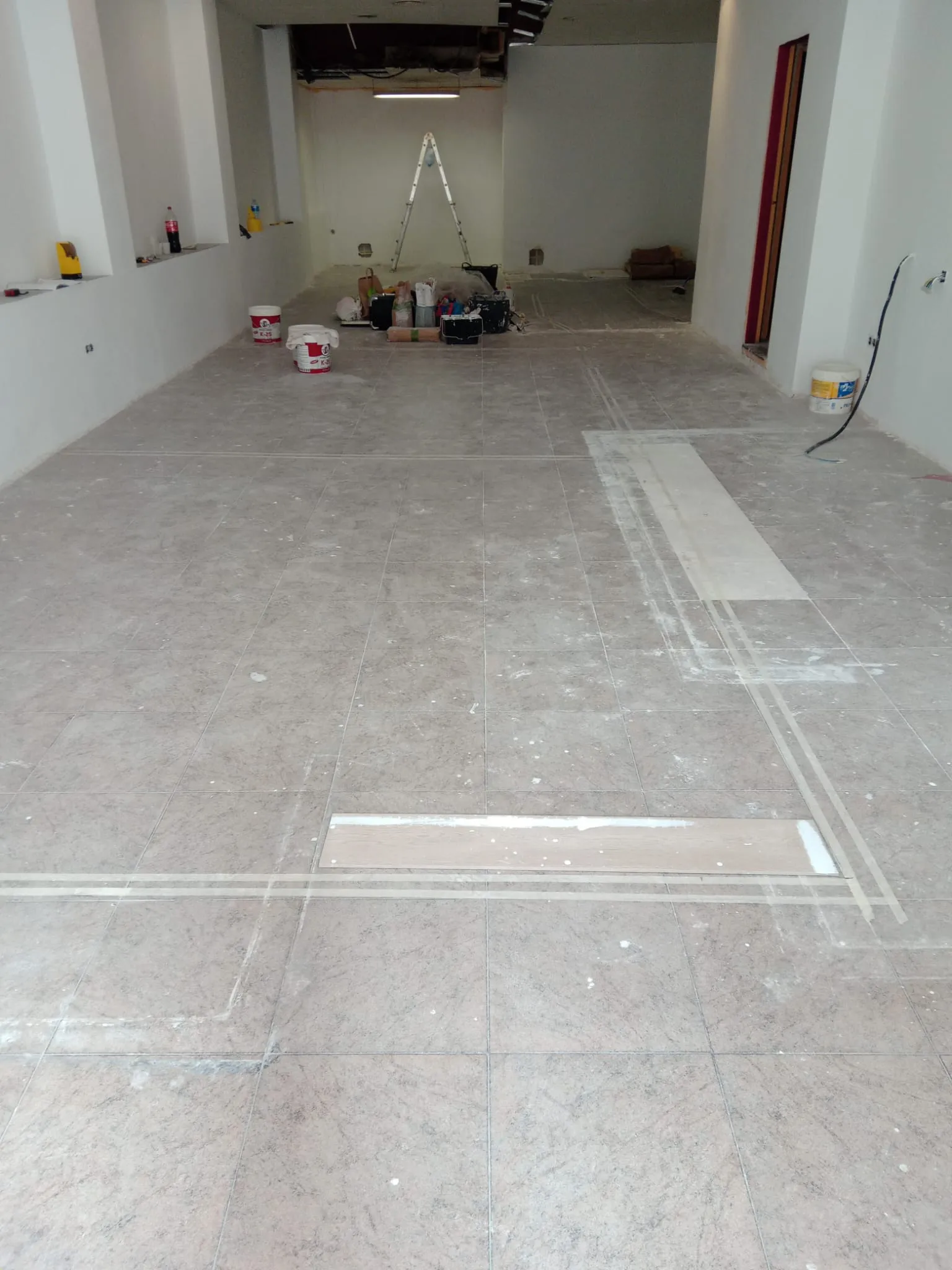 Proceso de adecuación de un local de 140 m² para aulas, imagen 26